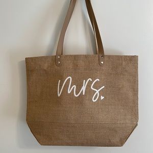 Mrs. Canvas tote / beach bag